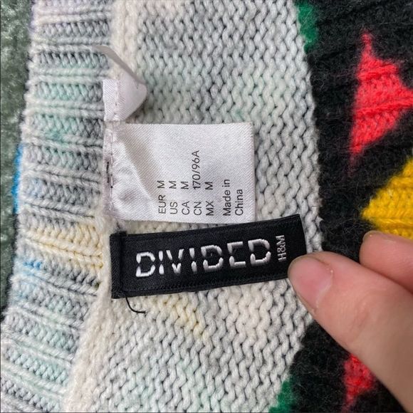 H&M | Abstract Print Crop Sweater - Picture 2 of 4